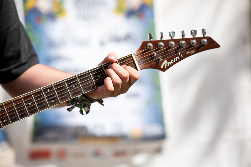Bob, Frontsänger der deutschen Punkband Freidenkeralarm, auf dem Acoustic Open Air Konzert am 20.07.2019 beim CSD in Trier