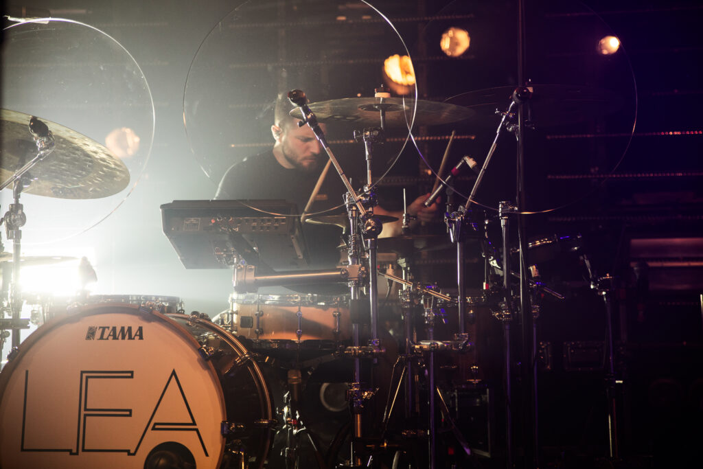 Deutsche Musikerin LEA im Atelier in Luxemburg während ihrer "Zwischen den Teilen" Tour 2019