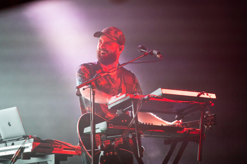 Deutsche Pop-Rock-Band Revolverheld, bei der "Zimmer im Blick" Tour 2019 in der Luxexpo The Box in Luxemburg