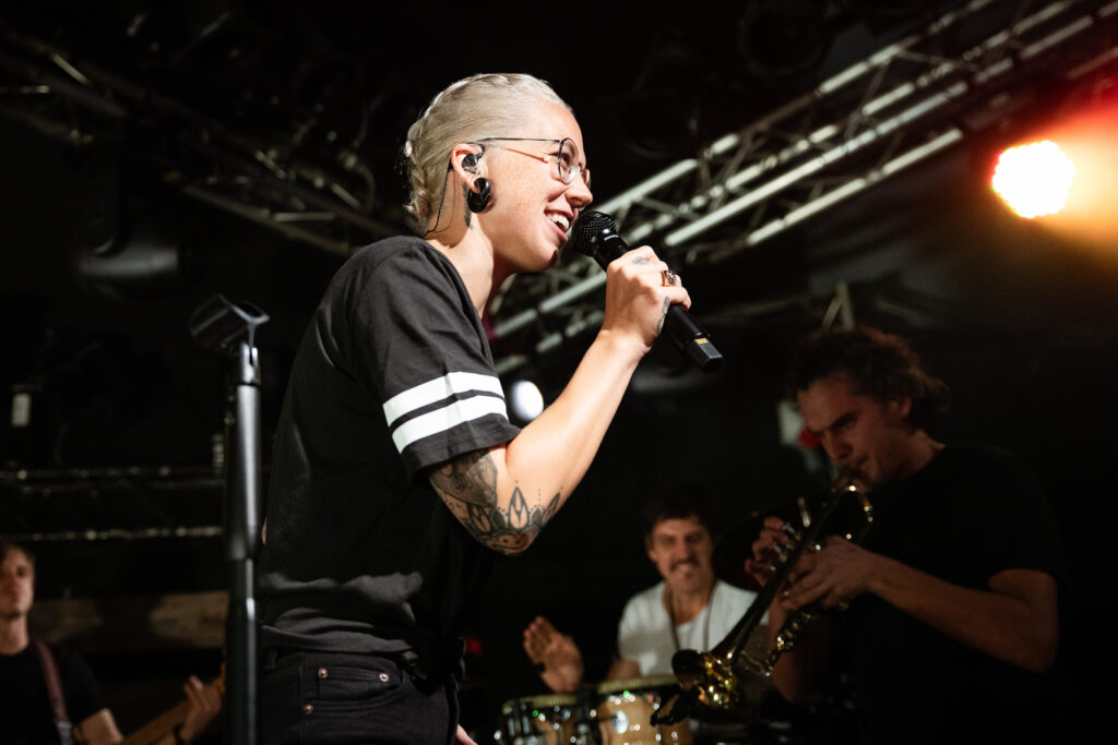 Schweizer Musikerin Stefanie Heinzmann während ihrer "All we need is love" Tour 2019 im Atelier in Luxemburg