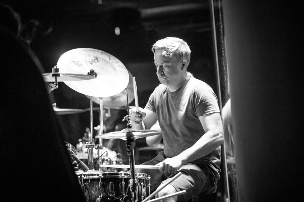 straws, deutsche Post / Indie / Rock Band aus Trier, bei einem Auftritt in der Lucky's Luke