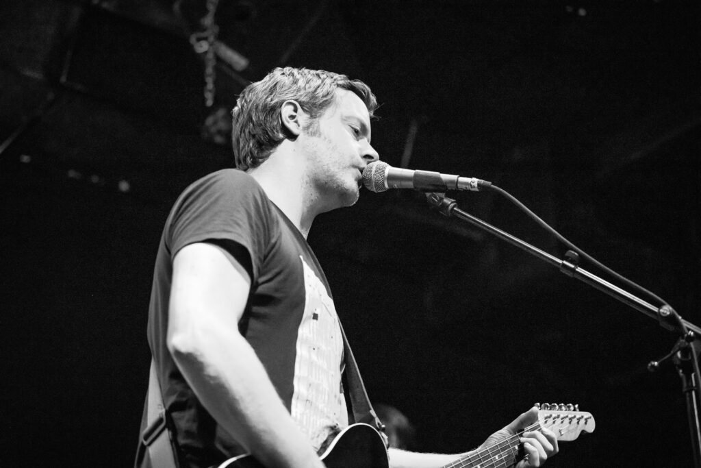 straws, deutsche Post / Indie / Rock Band aus Trier, bei einem Auftritt in der Lucky's Luke