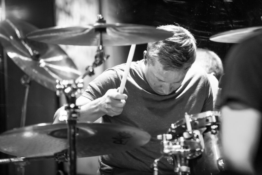 straws, deutsche Post / Indie / Rock Band aus Trier, bei einem Auftritt in der Lucky's Luke