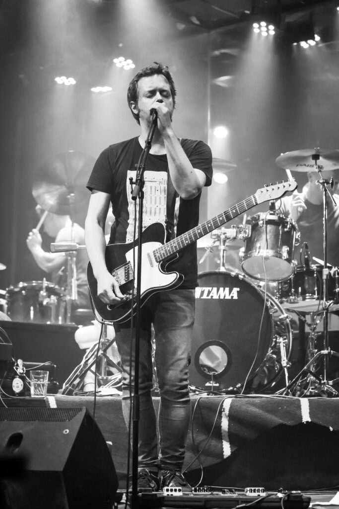 straws, deutsche Post / Indie / Rock Band aus Trier, bei einem Auftritt in der Lucky's Luke