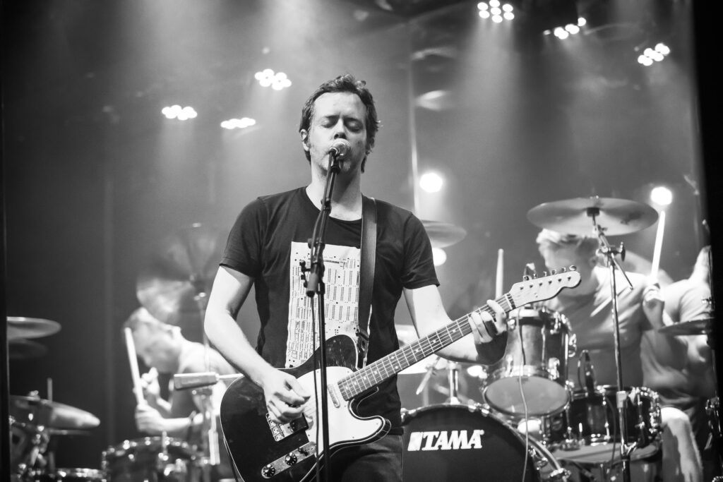 straws, deutsche Post / Indie / Rock Band aus Trier, bei einem Auftritt in der Lucky's Luke