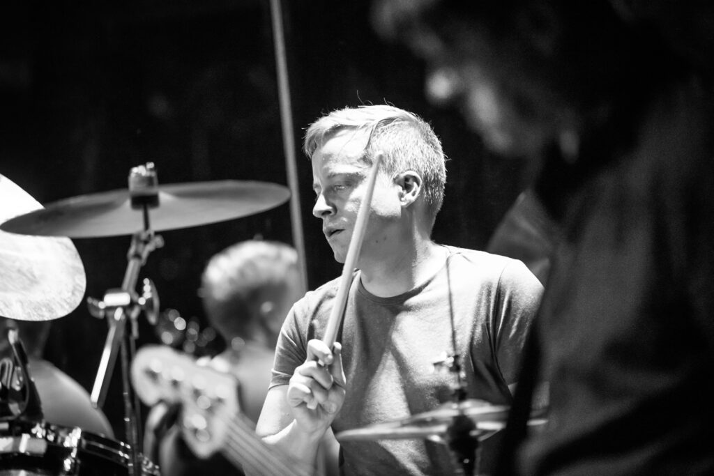 straws, deutsche Post / Indie / Rock Band aus Trier, bei einem Auftritt in der Lucky's Luke