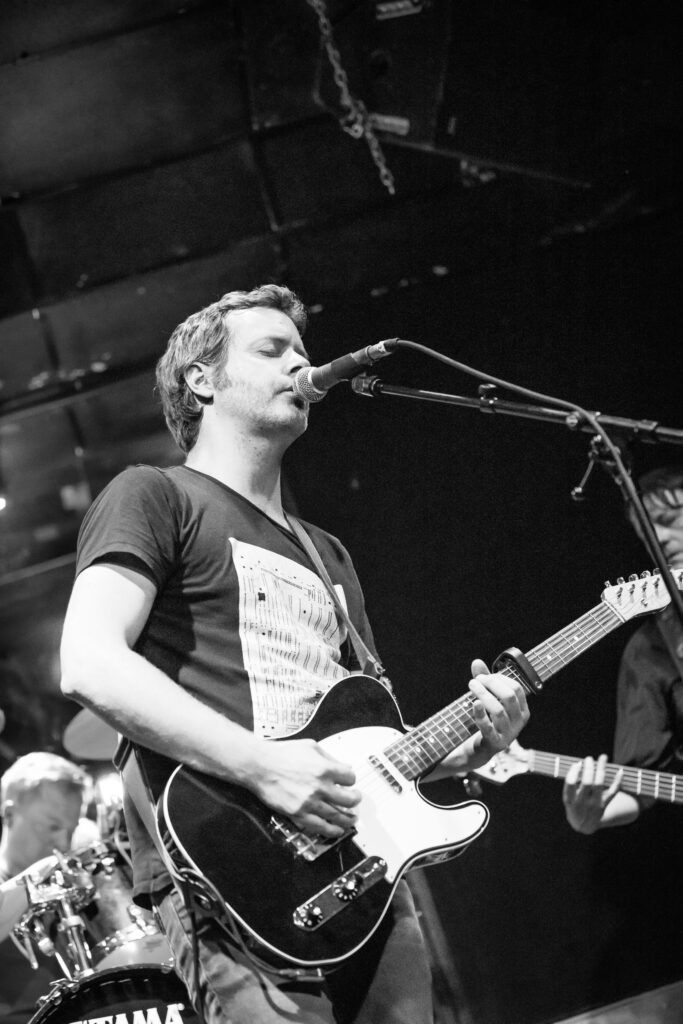 straws, deutsche Post / Indie / Rock Band aus Trier, bei einem Auftritt in der Lucky's Luke