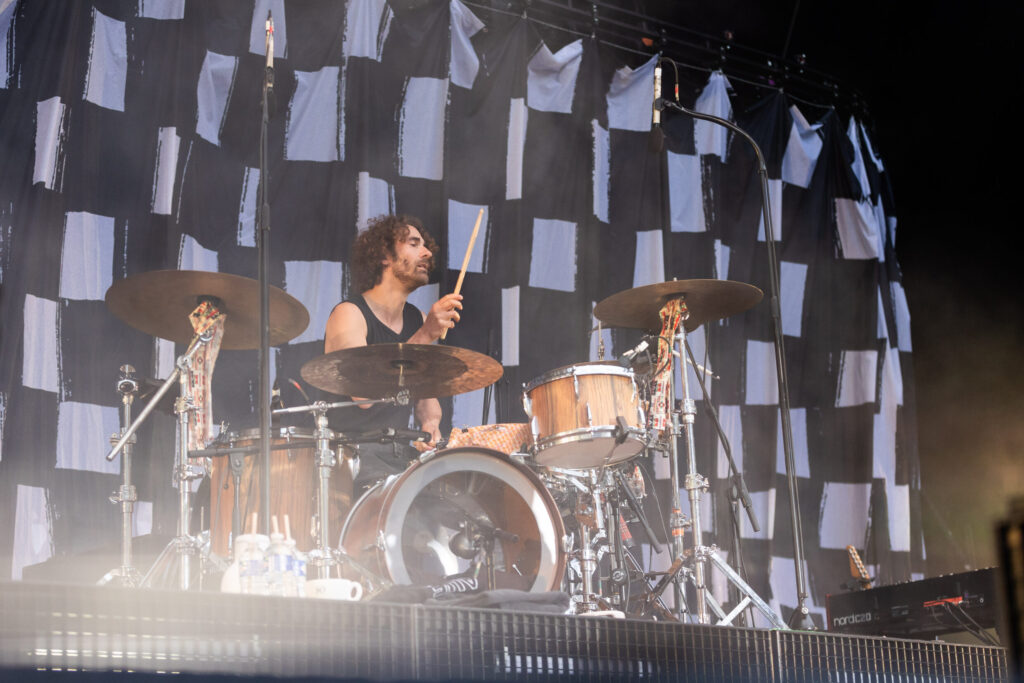 Andreas Nowak, Schlagzeuger der deutschen Pop-Rock-Band Silbermond, bei einem Open Air Konzert in neimënster in Luxemburg