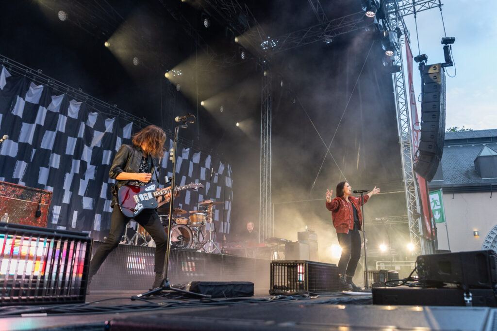 Deutsche Pop-Rock-Band Silbermond bei einem Open Air Konzert in neimënster in Luxemburg