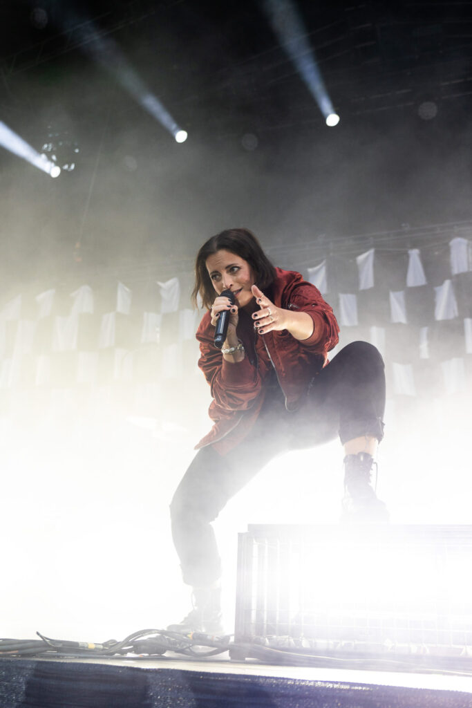 Stefanie Kloß, Frontsängerin der deutschen Pop-Rock-Band Silbermond, bei einem Open Air Konzert in neimënster in Luxemburg