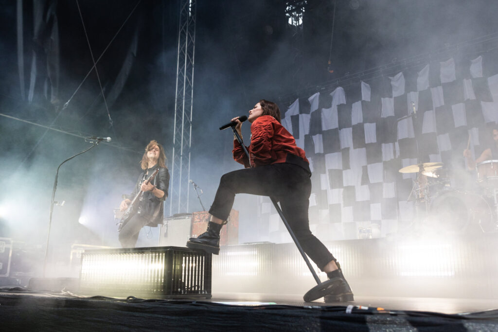 Stefanie Kloß, Frontsängerin der deutschen Pop-Rock-Band Silbermond, bei einem Open Air Konzert in neimënster in Luxemburg