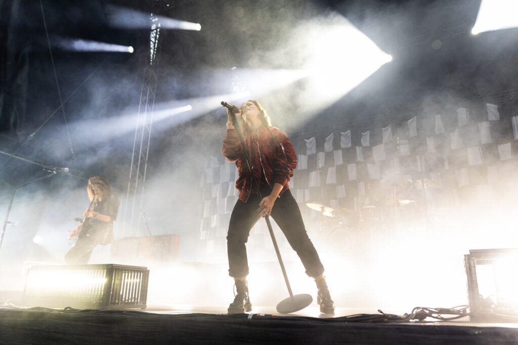 Stefanie Kloß, Frontsängerin der deutschen Pop-Rock-Band Silbermond, bei einem Open Air Konzert in neimënster in Luxemburg