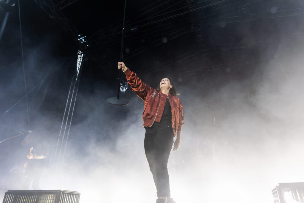 Stefanie Kloß, Frontsängerin der deutschen Pop-Rock-Band Silbermond, bei einem Open Air Konzert in neimënster in Luxemburg
