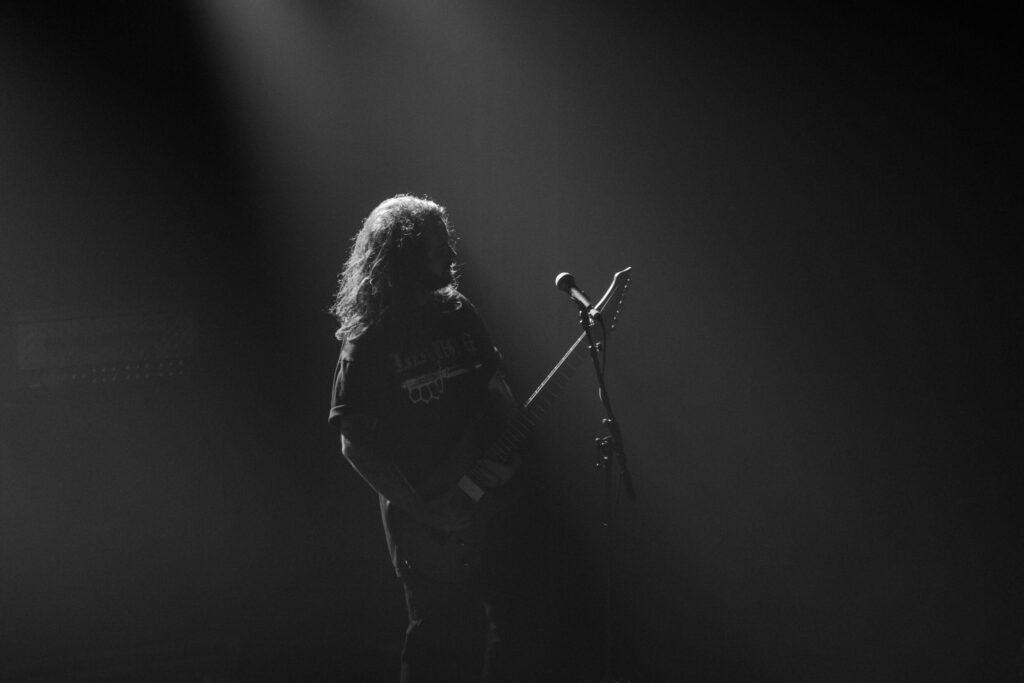 Kyle Carter, guitarist for Bodysnatcher, at den Atelier in Luxembourg