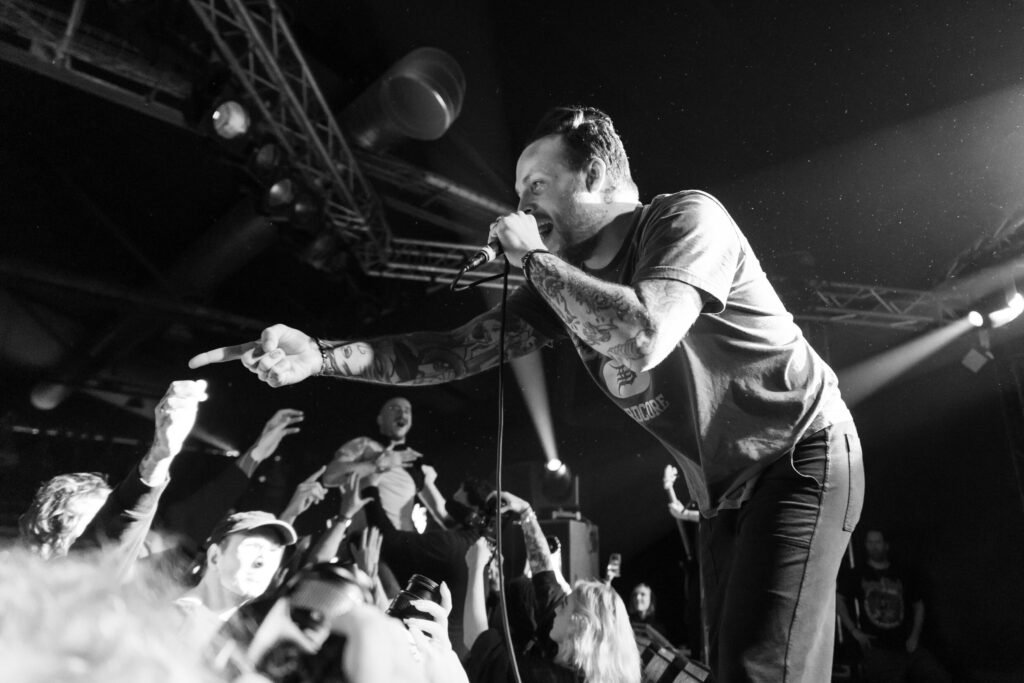 Jesse Barnett, vocalist for Stick To Your Guns, at den Atelier in Luxembourg