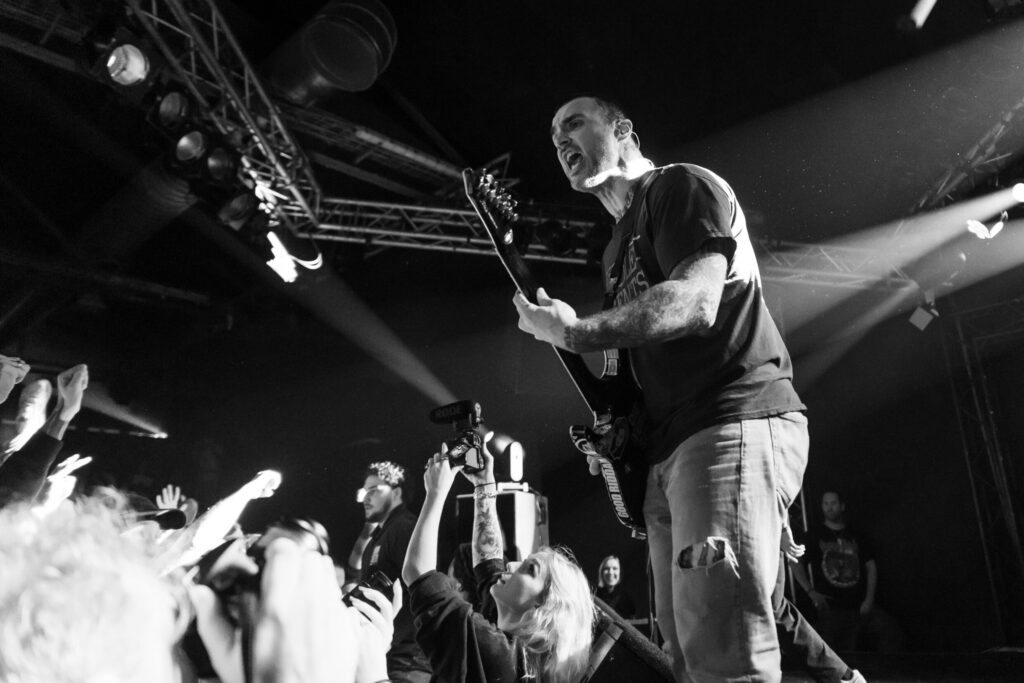 Josh James, guitarist for Stick To Your Guns, at den Atelier in Luxembourg