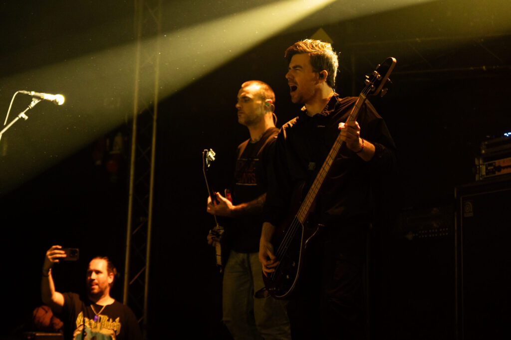 Andrew Rose, bassist for Stick To Your Guns, at den Atelier in Luxembourg