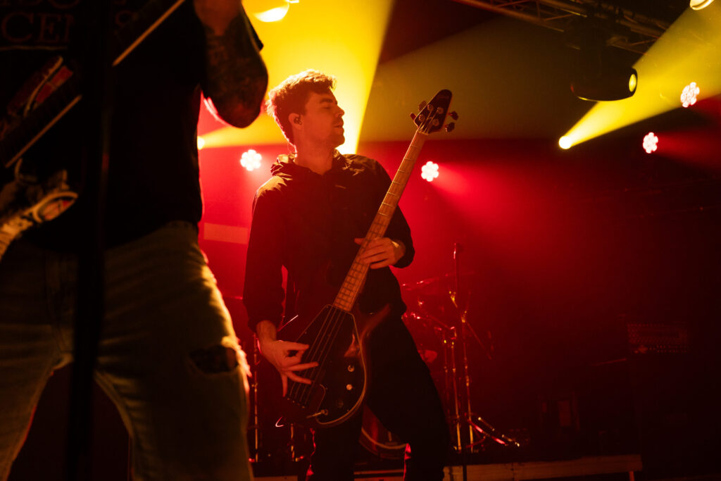 Andrew Rose, bassist for Stick To Your Guns, at den Atelier in Luxembourg