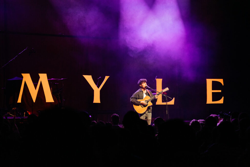 Deutscher Sänger Myle live in Luxemburg, on tour mit Kamrad