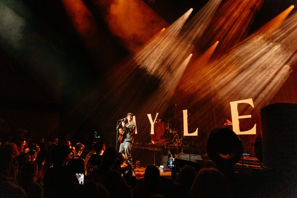 Deutscher Sänger Myle live in Luxemburg, on tour mit Kamrad