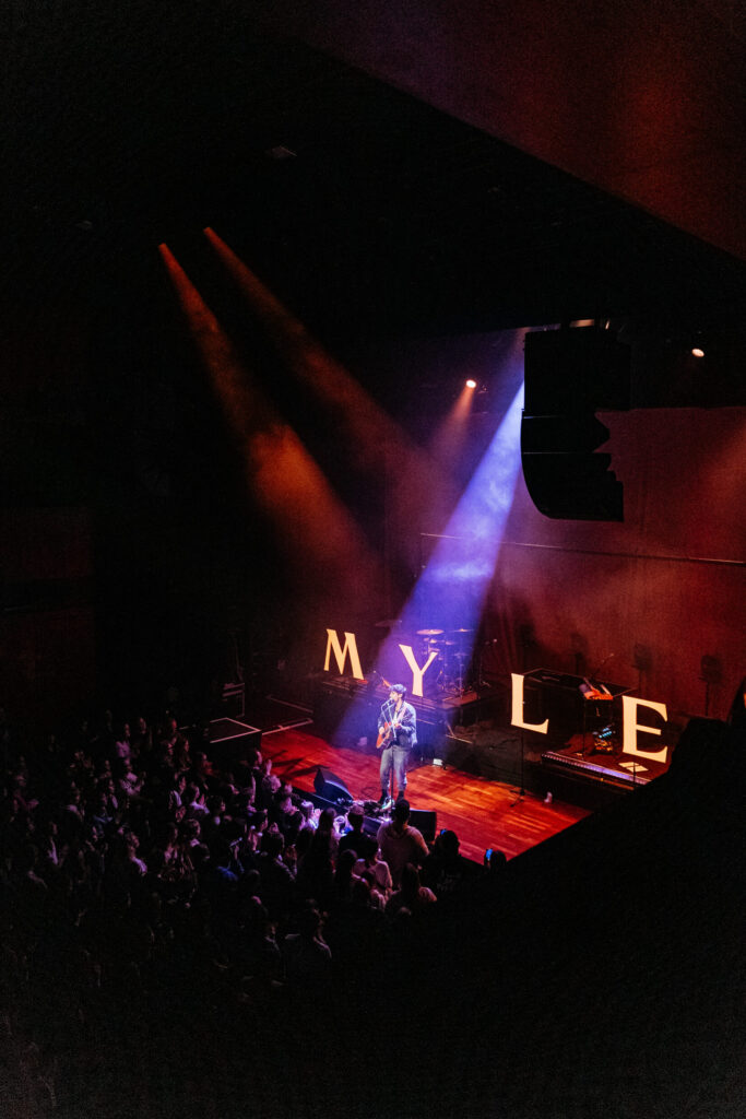 Deutscher Sänger Myle live in Luxemburg, on tour mit Kamrad