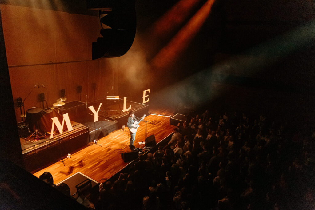 Deutscher Sänger Myle live in Luxemburg, on tour mit Kamrad